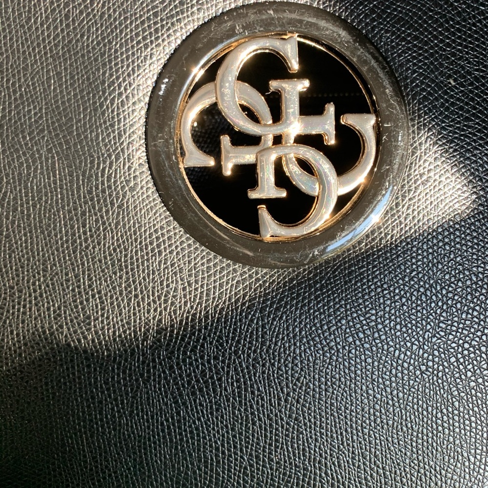 GUESS PURSE